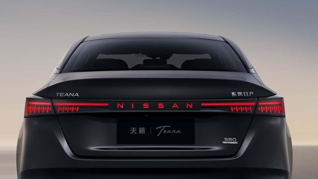 Nissan Teana: The Larger, More Roomy Sedan That Is Set to Impress