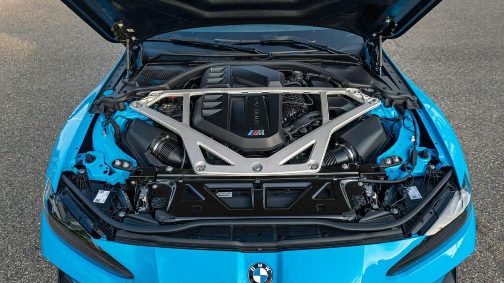 BMW M4 CS: A Performance Beast Without Sacrificing Comfort