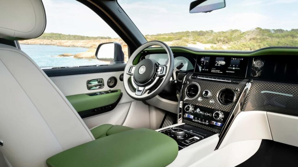 Rolls-Royce Cullinan Black Badge : The Ultimate in Luxury SUV Performance