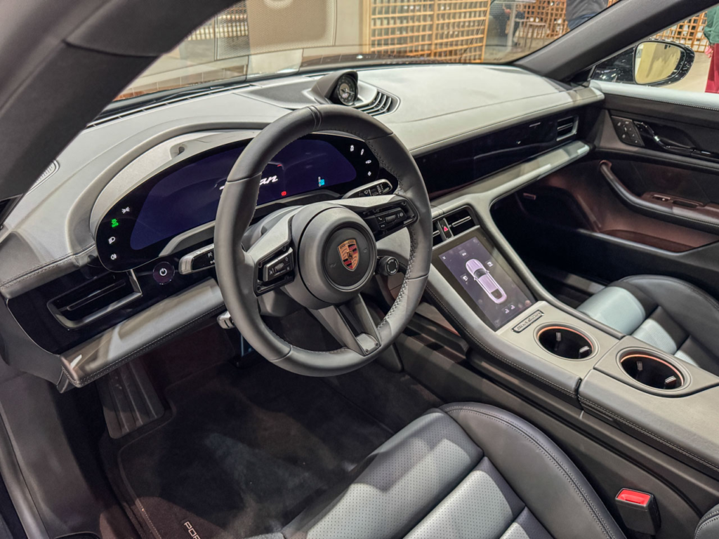 Porsche Taycan Black Edition: The Black-Black Porsche in Electric 