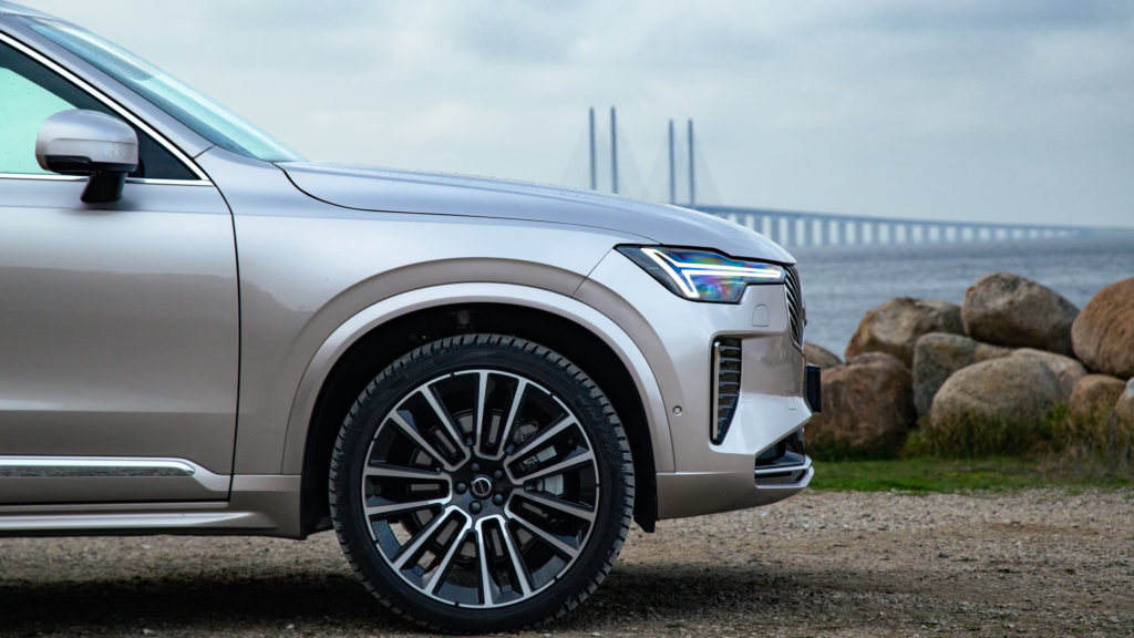 Volvo XC90 – One of the Best Cars for Snow Conditions