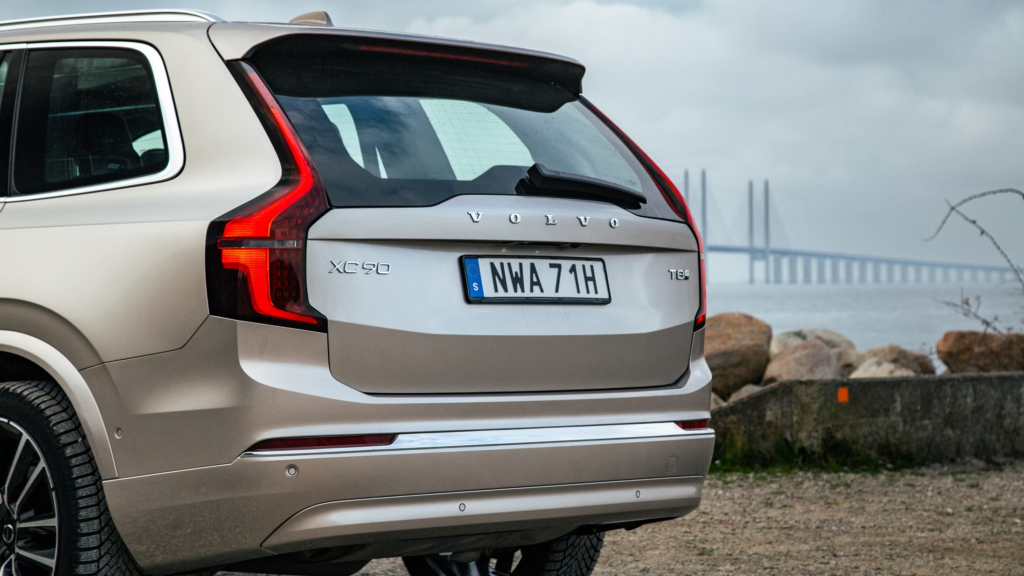 Volvo XC90 – One of the Best Cars for Snow Conditions
