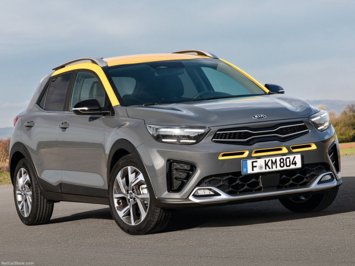 Kia Stonic GT Line Review: A Fresh Bumper and Bold Colors for $30,000 — Is That Enough?