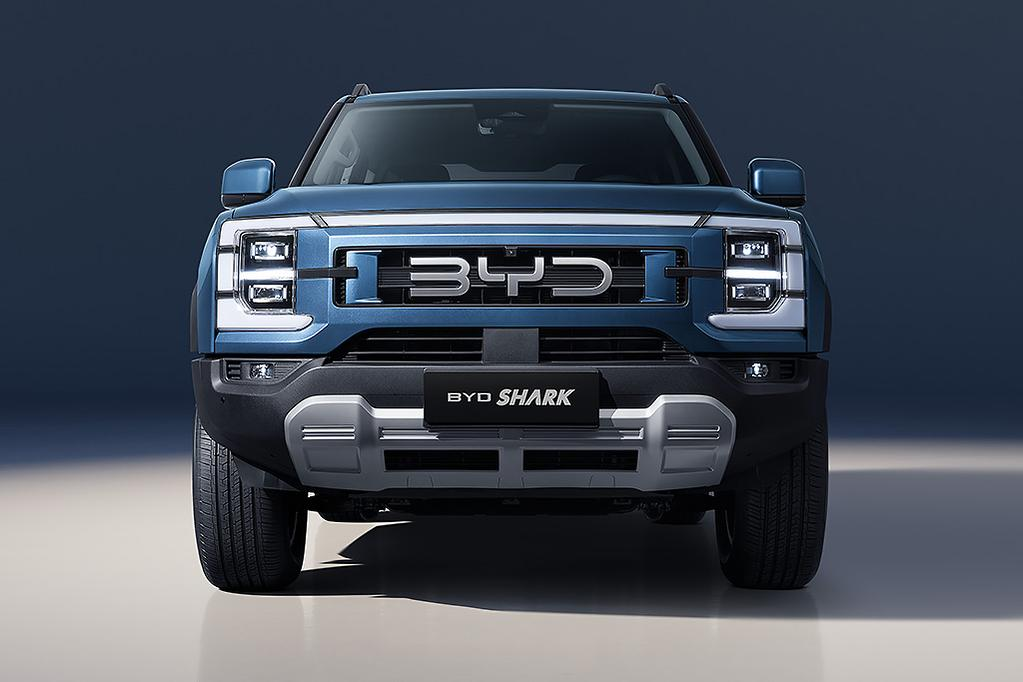 BYD Shark 6 Review: The Plug-In Hybrid Pickup Truck That Refuses to Pick a Lane