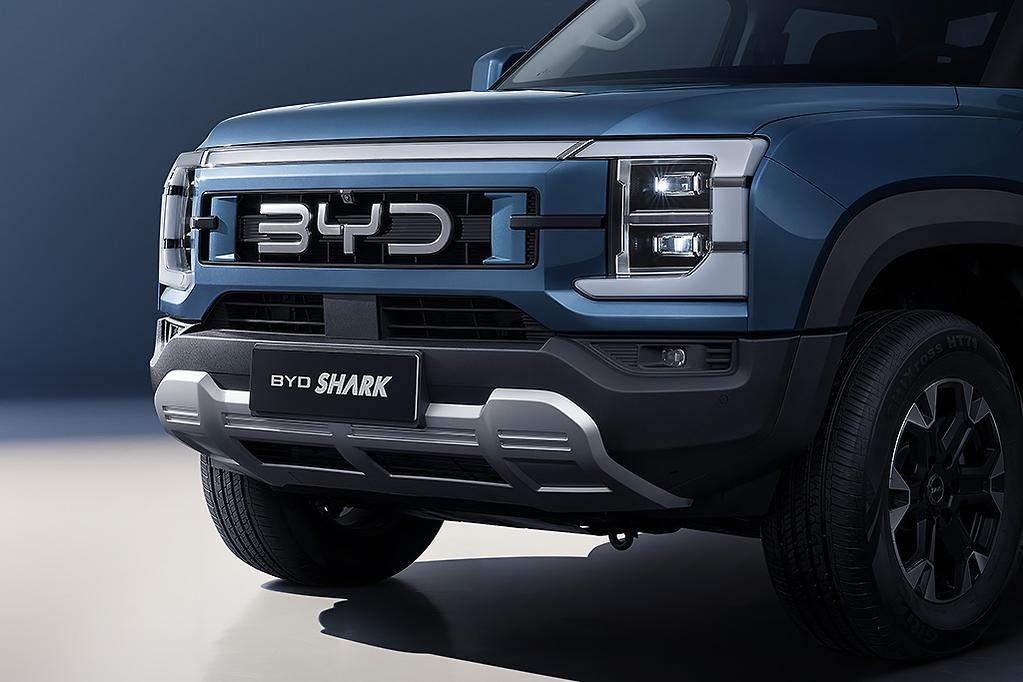 BYD Shark 6 Review: The Plug-In Hybrid Pickup Truck That Refuses to Pick a Lane